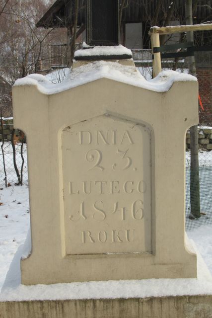 Krzyż rabacyjny w parku dworskim w Grodkowicach